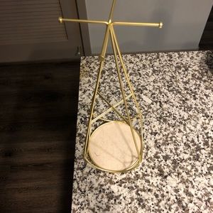 Necklace holder